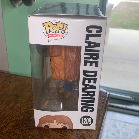 Jurassic World Funko Pop Character- Claire Dearing - Picture 3 of 6